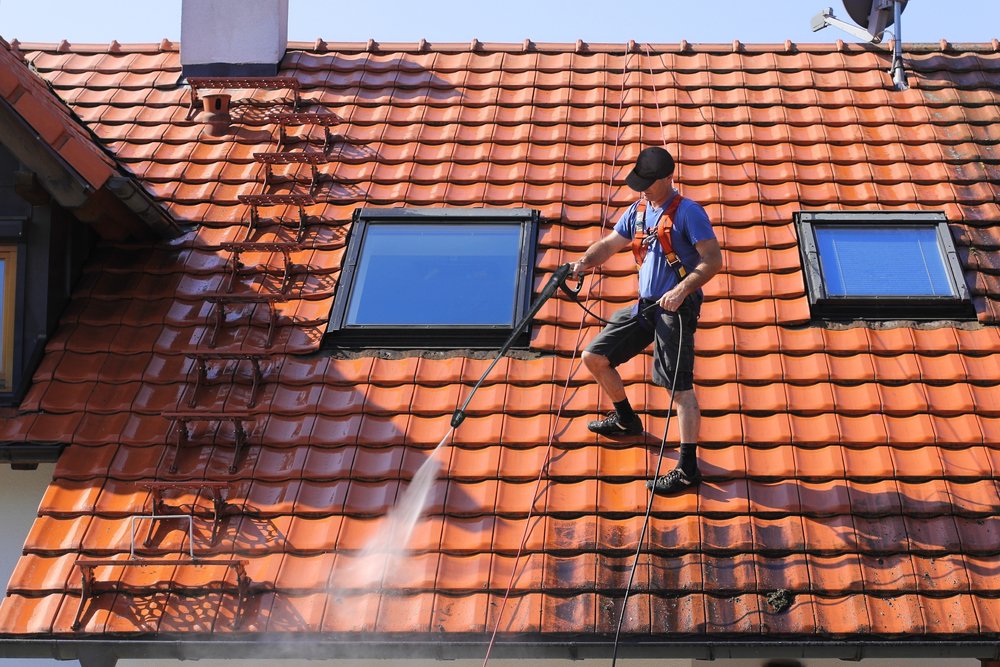 How to Clean a Roof